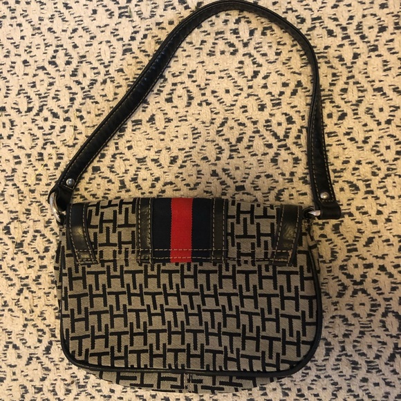Adorable Tommy Hilfiger monogram purse/shoulder bag - Picture 2 of 4